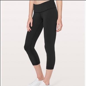 Lululemon Wunder Under Crops